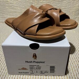 Hush Puppies Emily Slide Flat in Tan Size 7 Wide